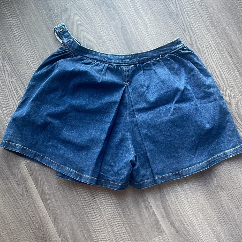 Marc Jacobs Shorts (Size 8) - Picture 2 of 3